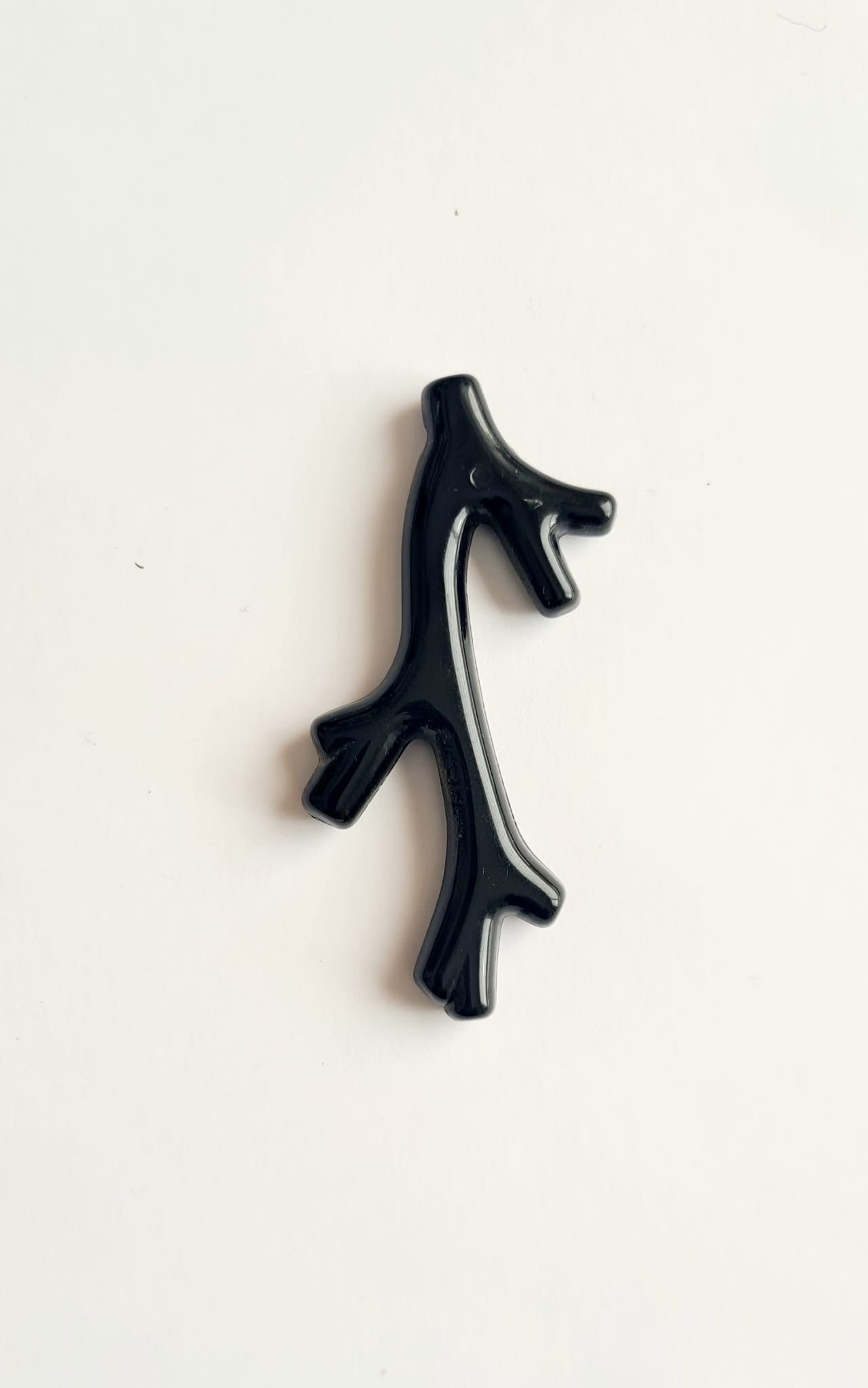 Colgante coral negro 7x2x0,8 cm