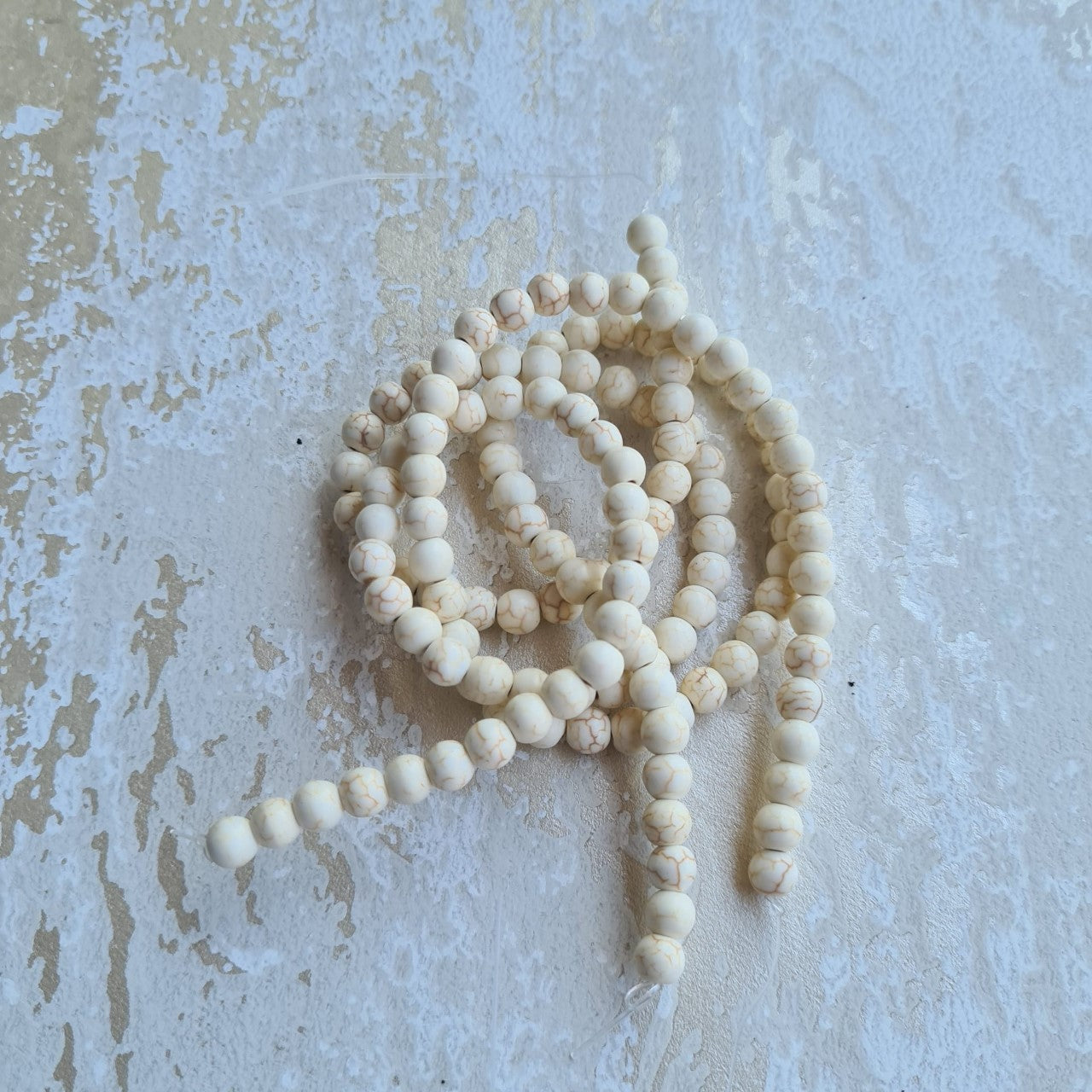 Howlite Liso 6mm
