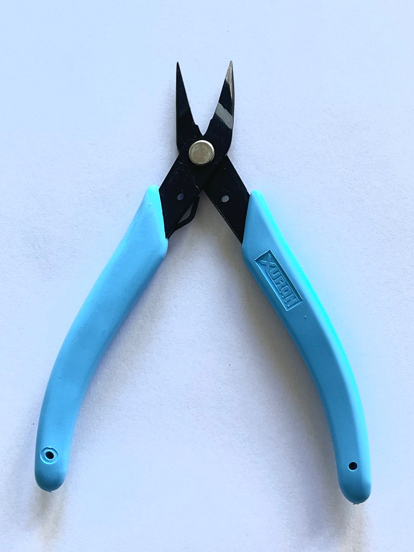 Alicate de punta larga con cortador Xuron