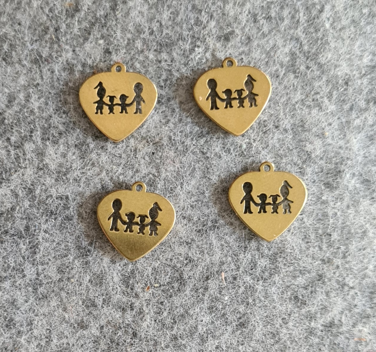 Colgante pequeño Familia (4 unidades)*