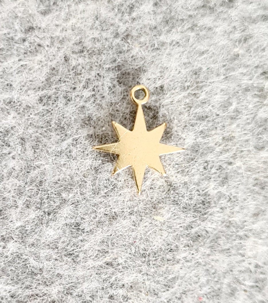 Colgante mini Estrella del Norte 10x10 mm (4 unidades)*
